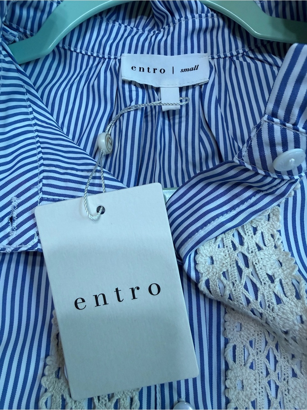 H152 NWT Entro S pp18 L p21 Blue & Cream Lace Trim Striped Button-Up Top - Picture 10 of 16
